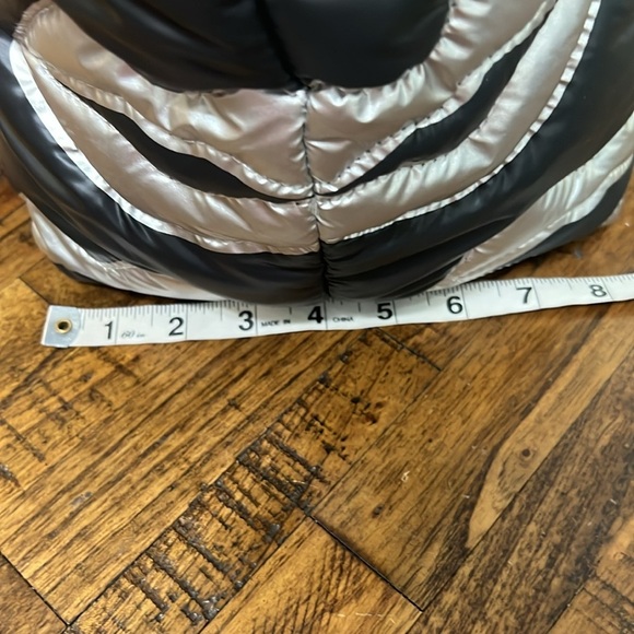 Wildfox Black and silver Tote or Shoulder Bag zipper NWT - Picture 17 of 17